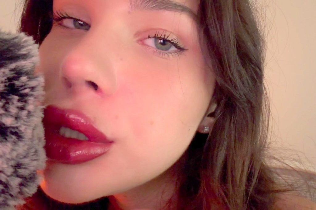 Vitsamin 50 Layers of Lipstick, Countdown, Slow Whispering ASMR Video - Free Watch Online