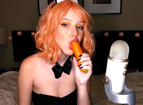 Diddly Easter Bunny Eats a Carrot Lewd ASMR Video - XXX Clip
