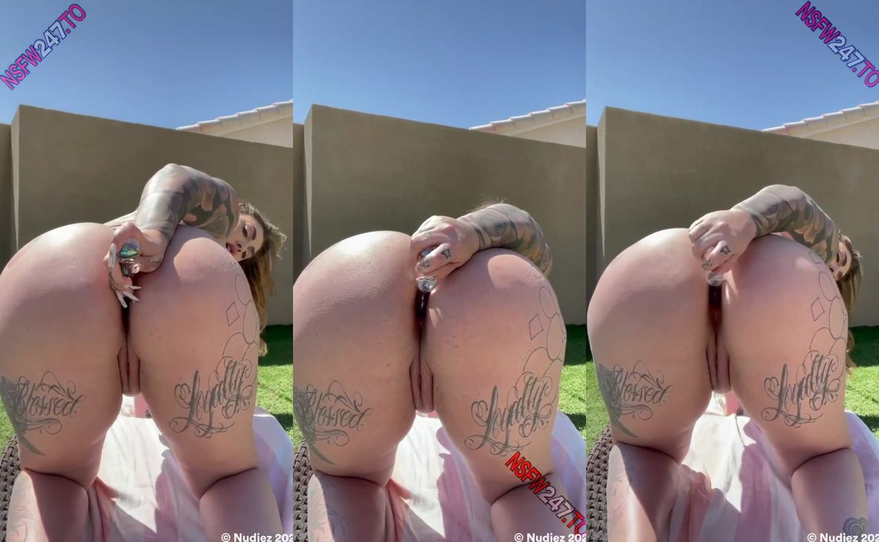 Ana Lorde outdoor anal masturbation