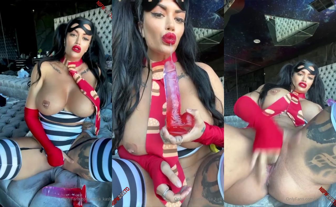 Toochi Kash dildo masturbation - HD Video