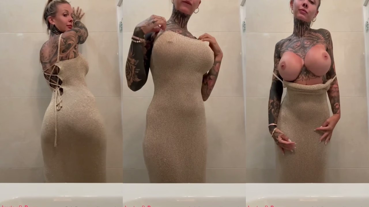 Lina Melon - Public Restroom Stiptease