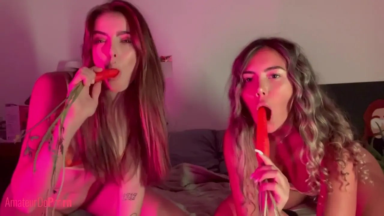 Mymy_ibnn - Lesbian Show with a Friend - Full HD Video